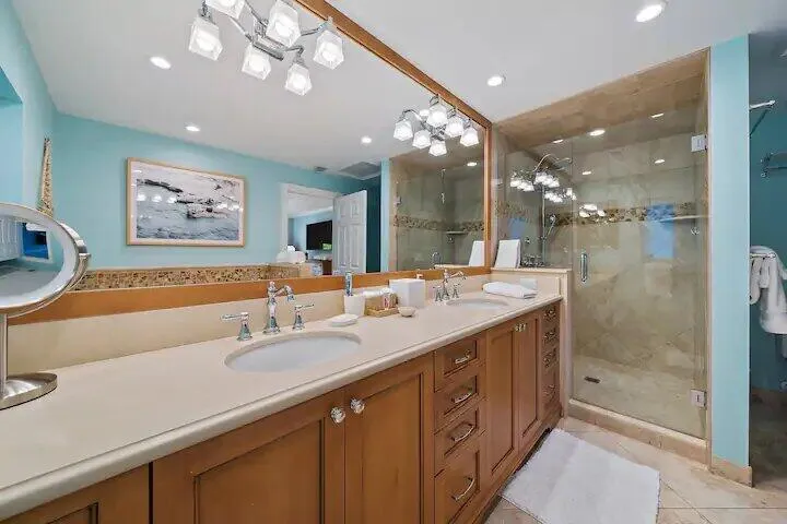 Main bathroom