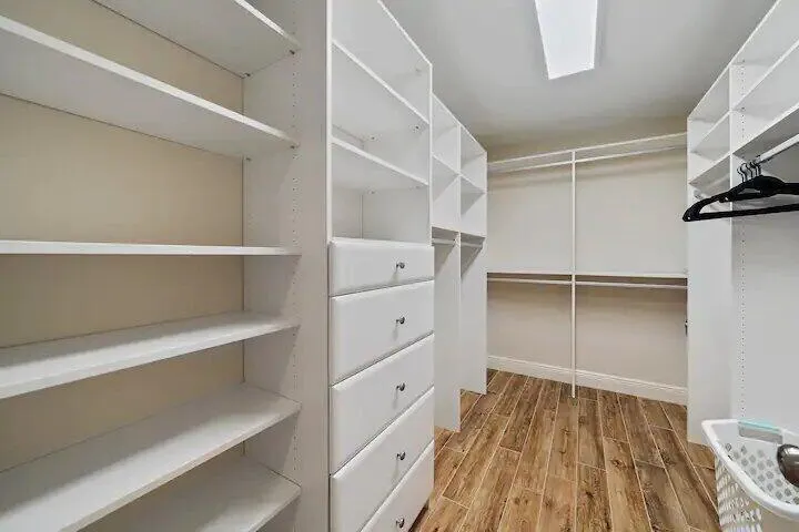 Walk-in closet