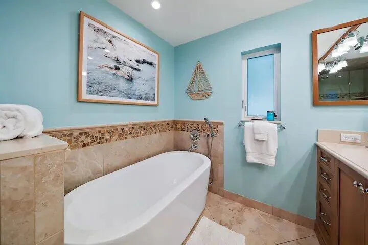 Main bathroom