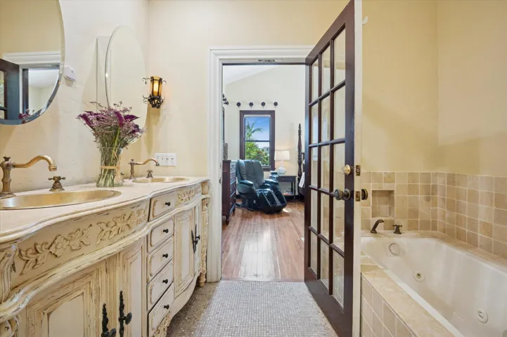 21-Akerstrom-704 SE 8th St-19