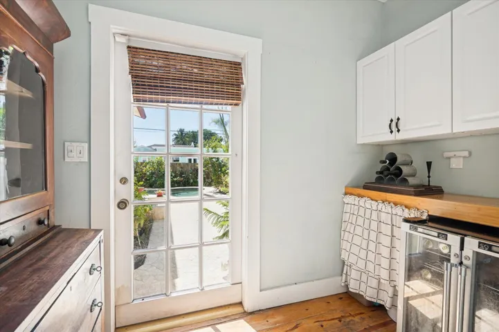 17-Akerstrom-704 SE 8th St-15