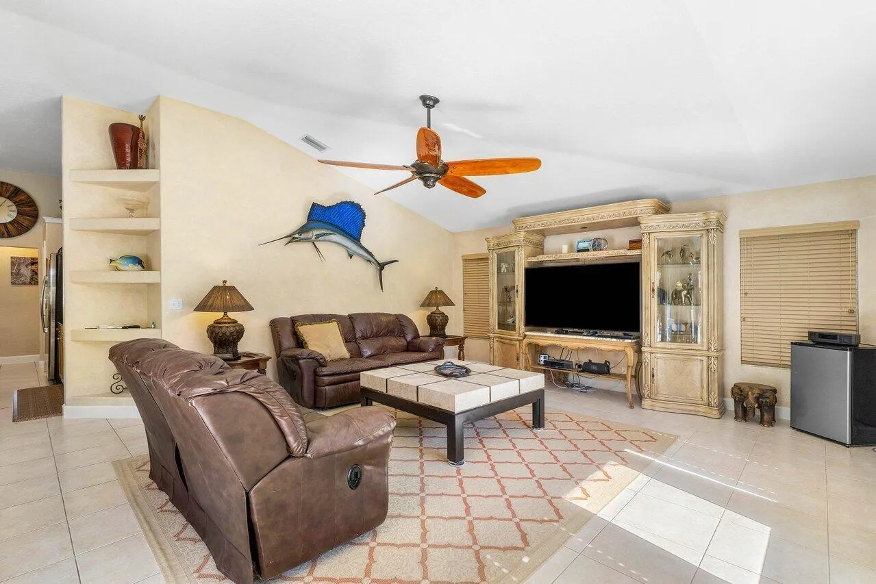 016-1715089thPlaceNorth-Loxahatchee-FL-3