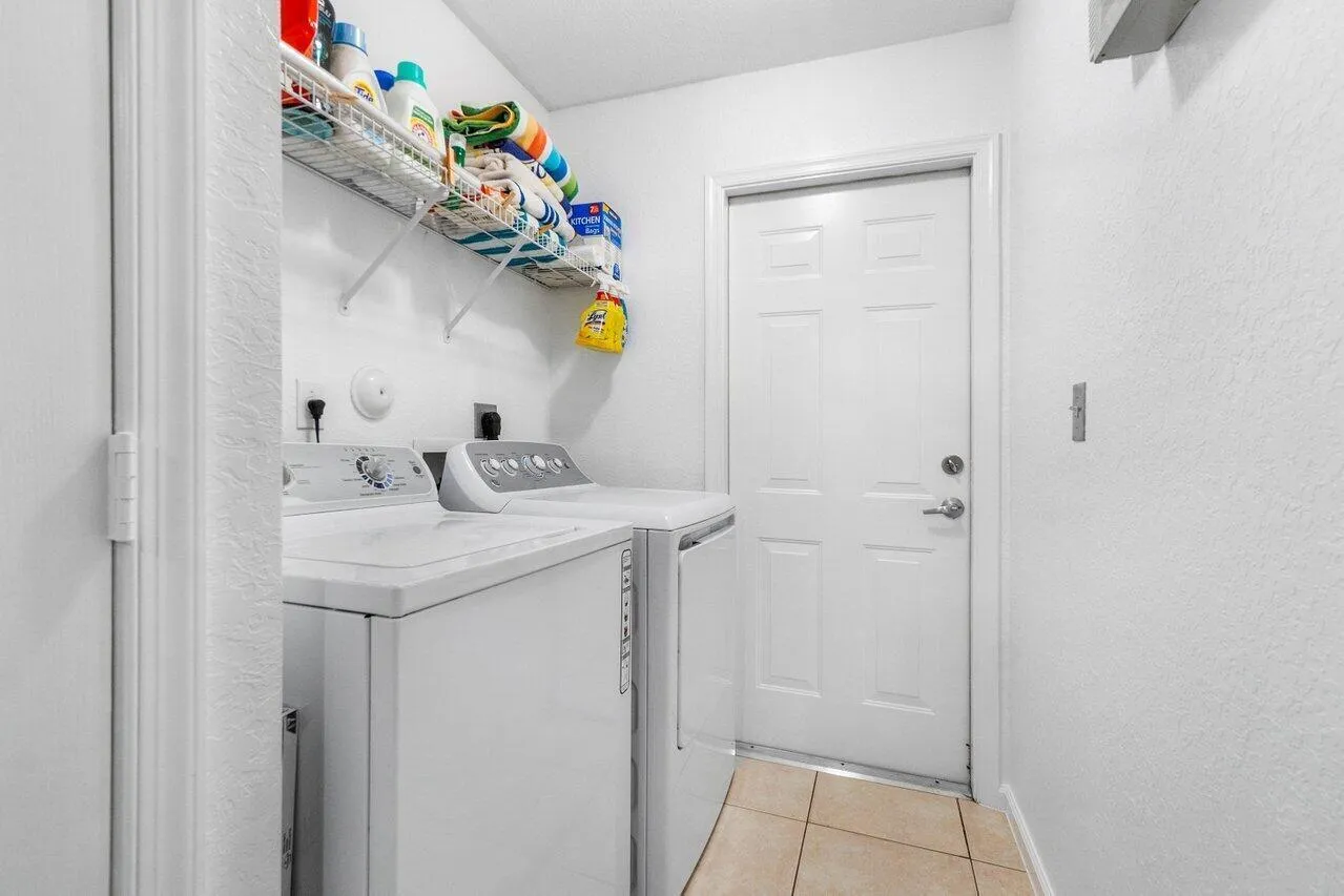 030-1715089thPlaceNorth-Loxahatchee-FL-3