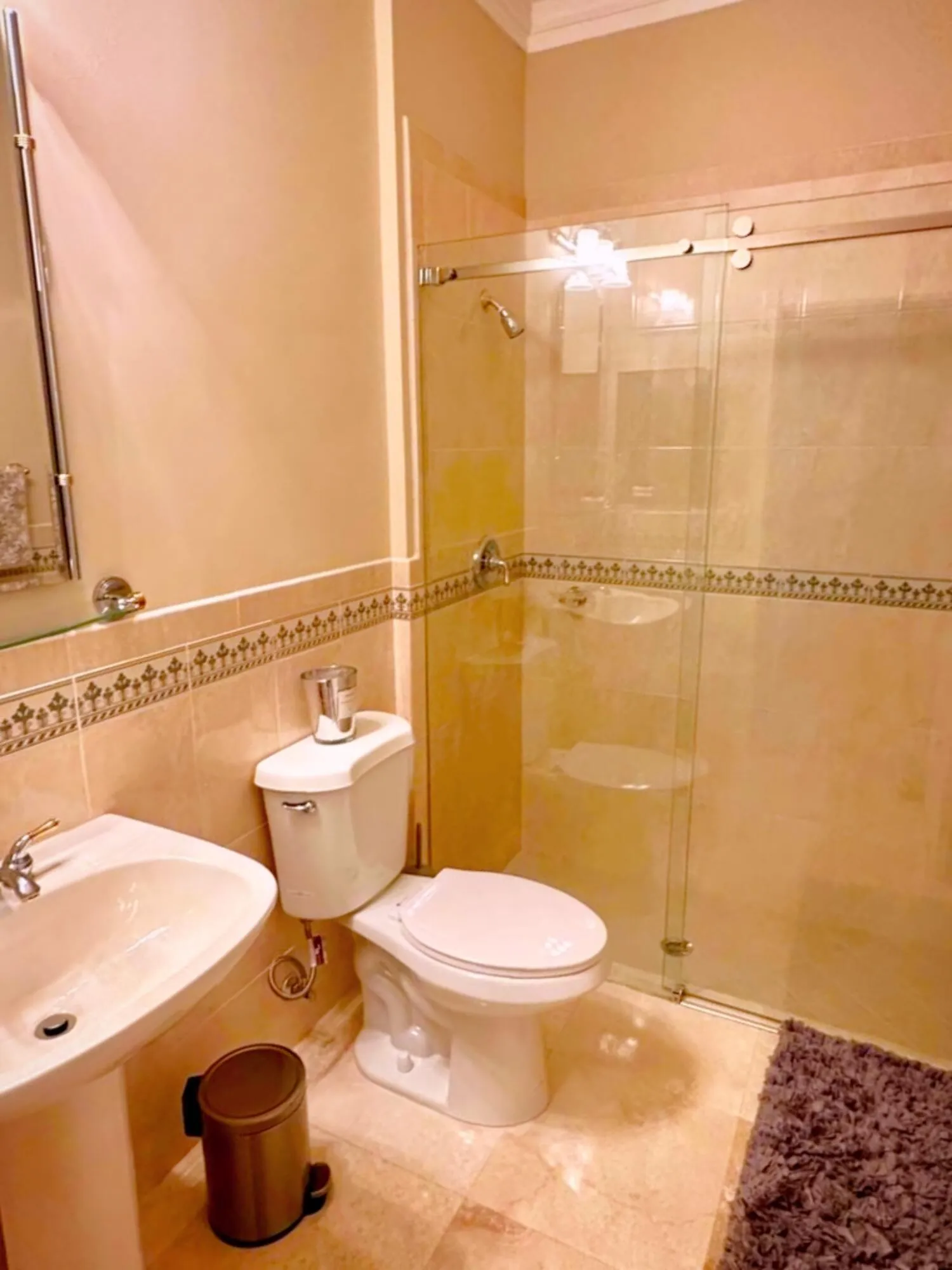 First Floor Full bath (4th Bath)