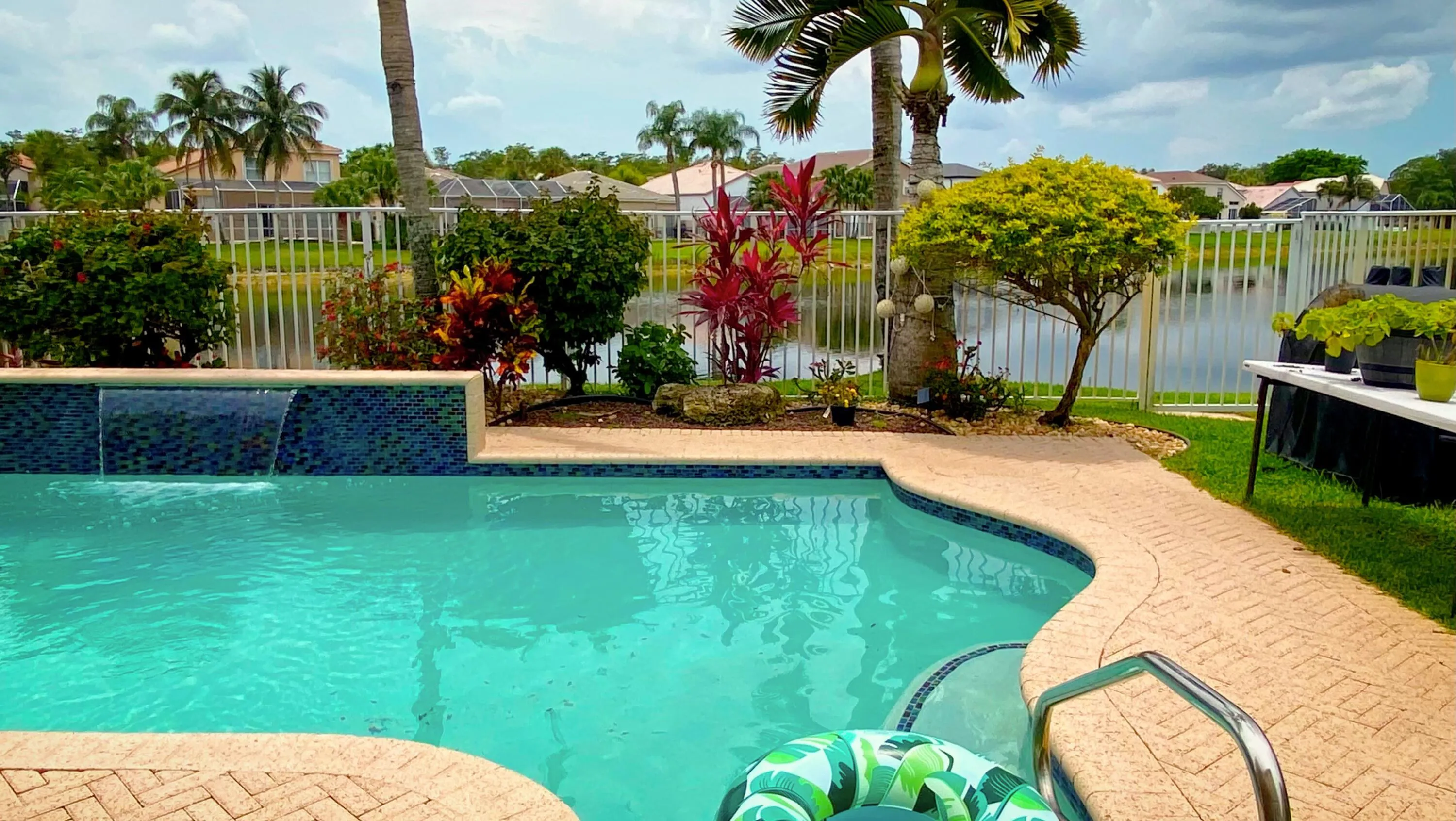 Pool/Lake