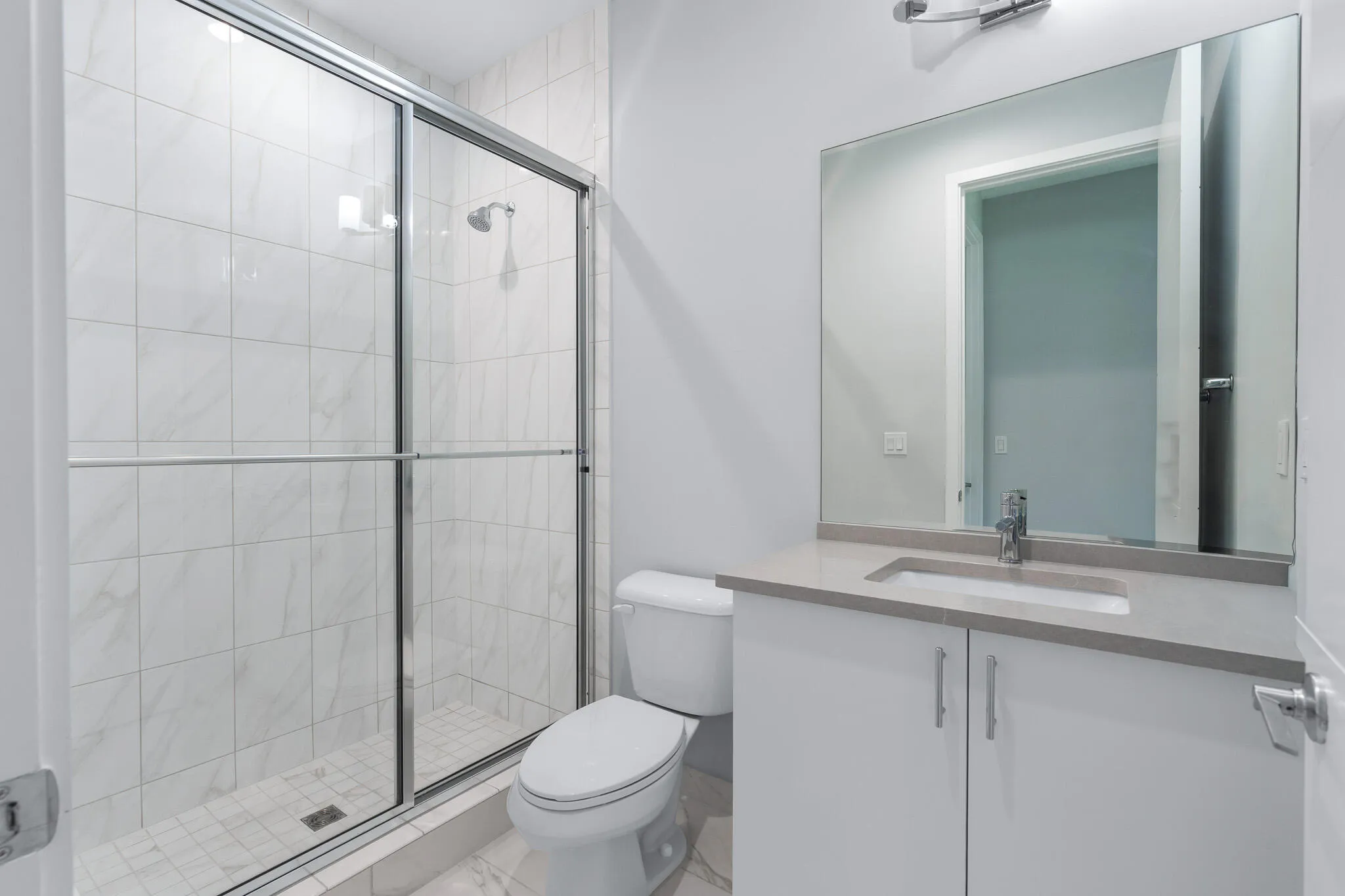 guest bathroom 4