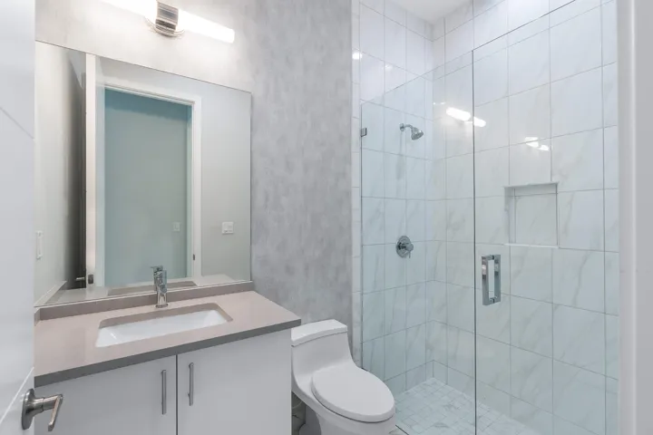 guest bathroom 3