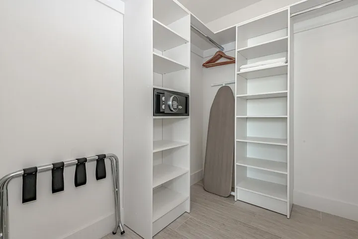 Main room 5