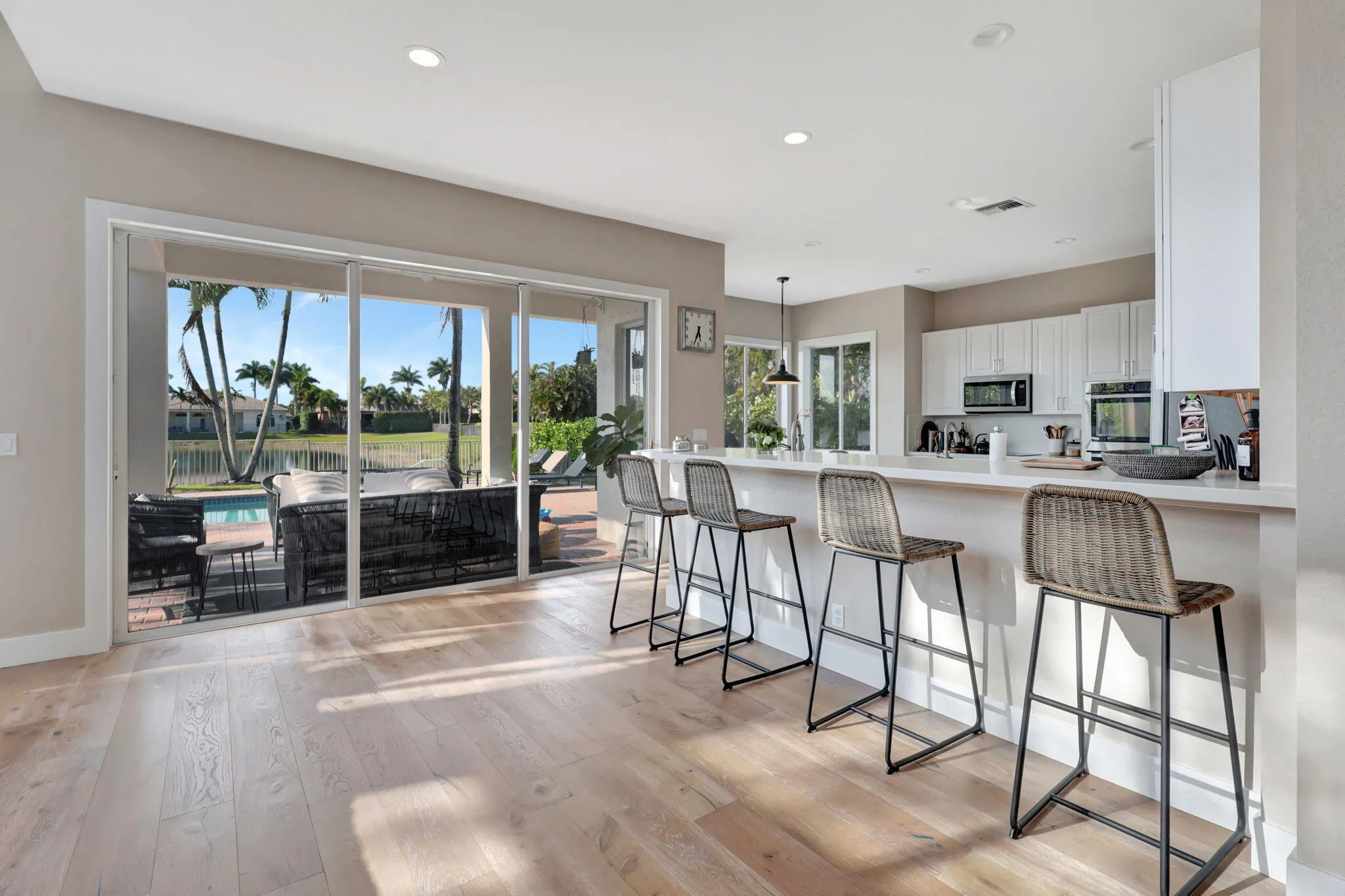 13-web-or-mls-11615Paradise_56