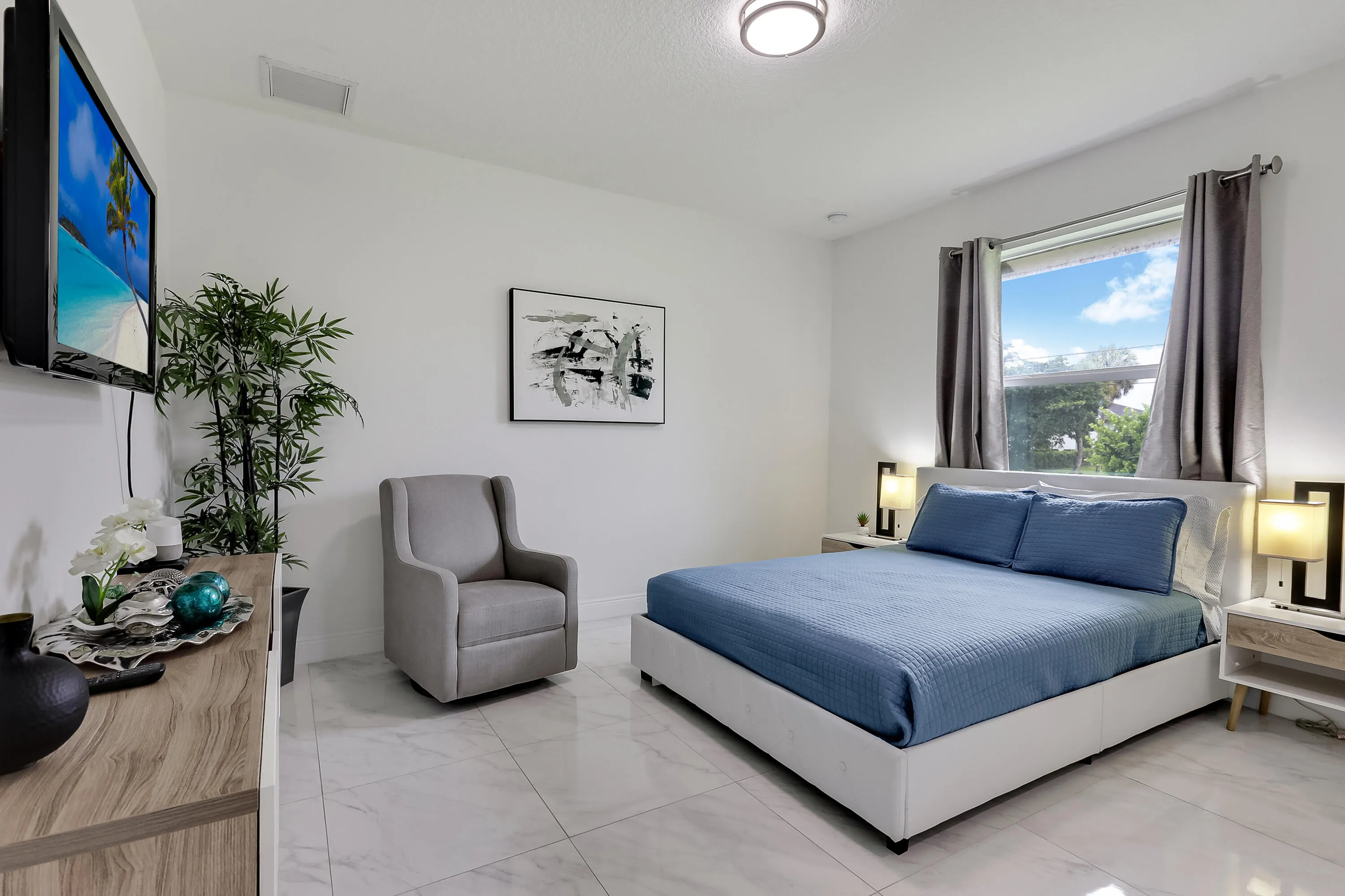 Guest bedroom off living room