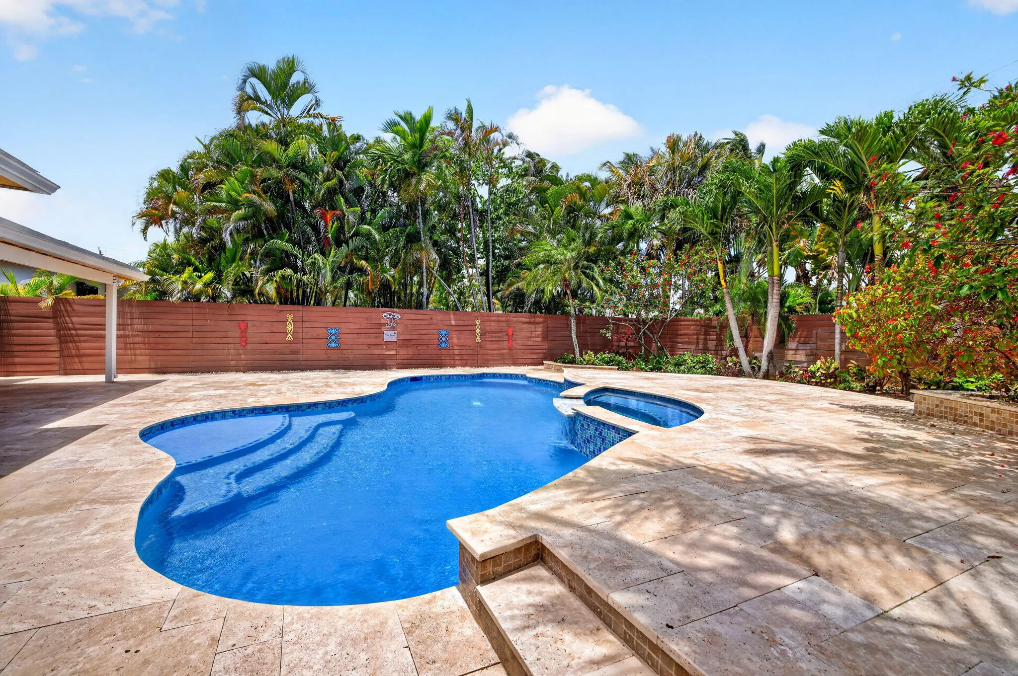 22 Oversized Pool Patio Designed for Ent