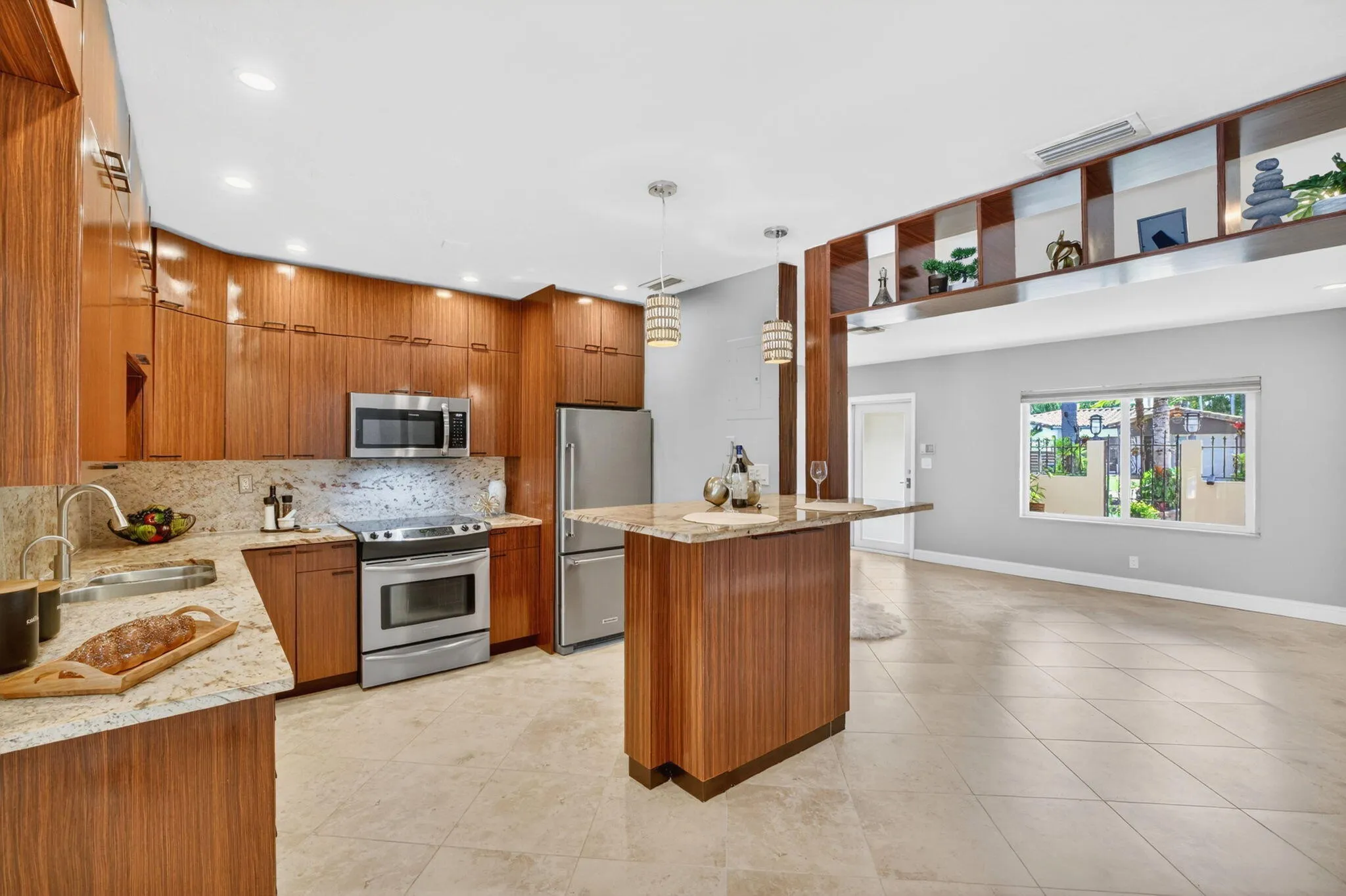 11 Kitchen & Dinette