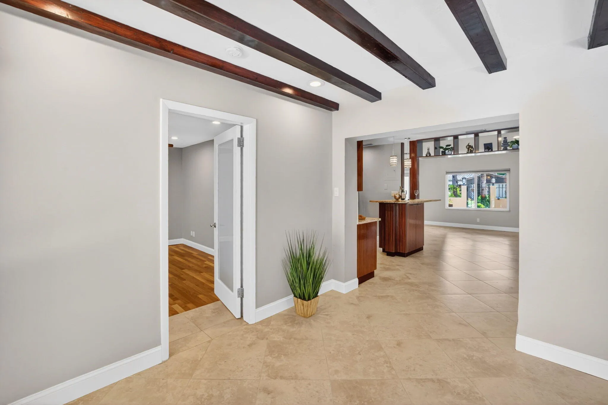 27 Primary Suite Entry