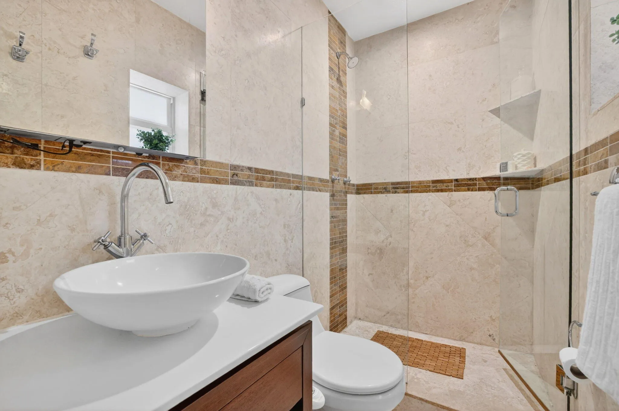 45 Front Bedroom Ensuite