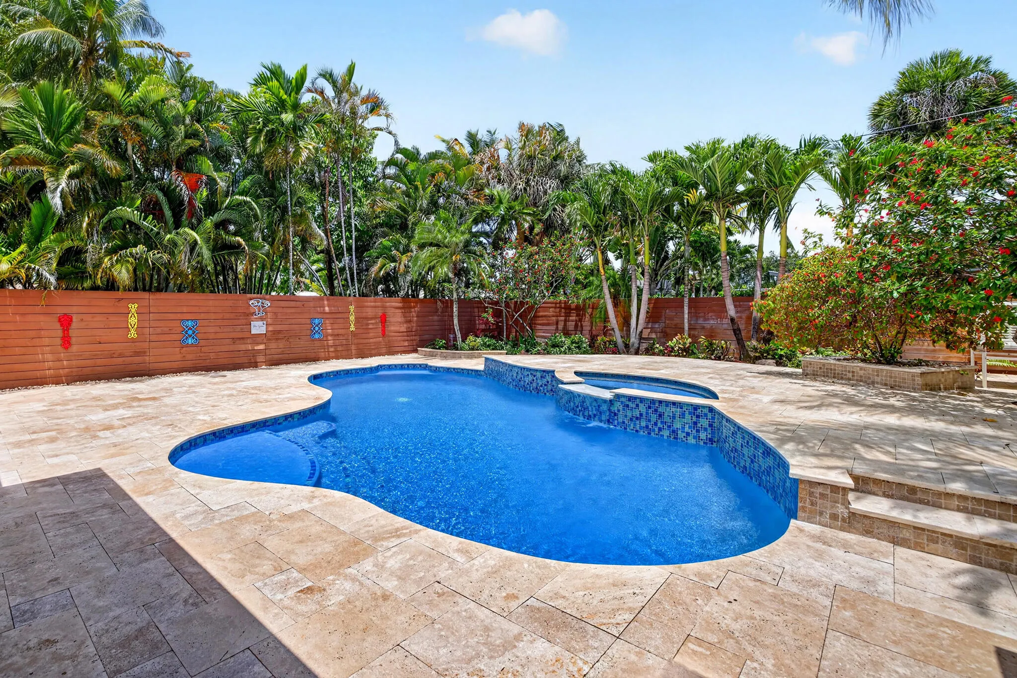 20 Private Tropical Pool with Lush Lands