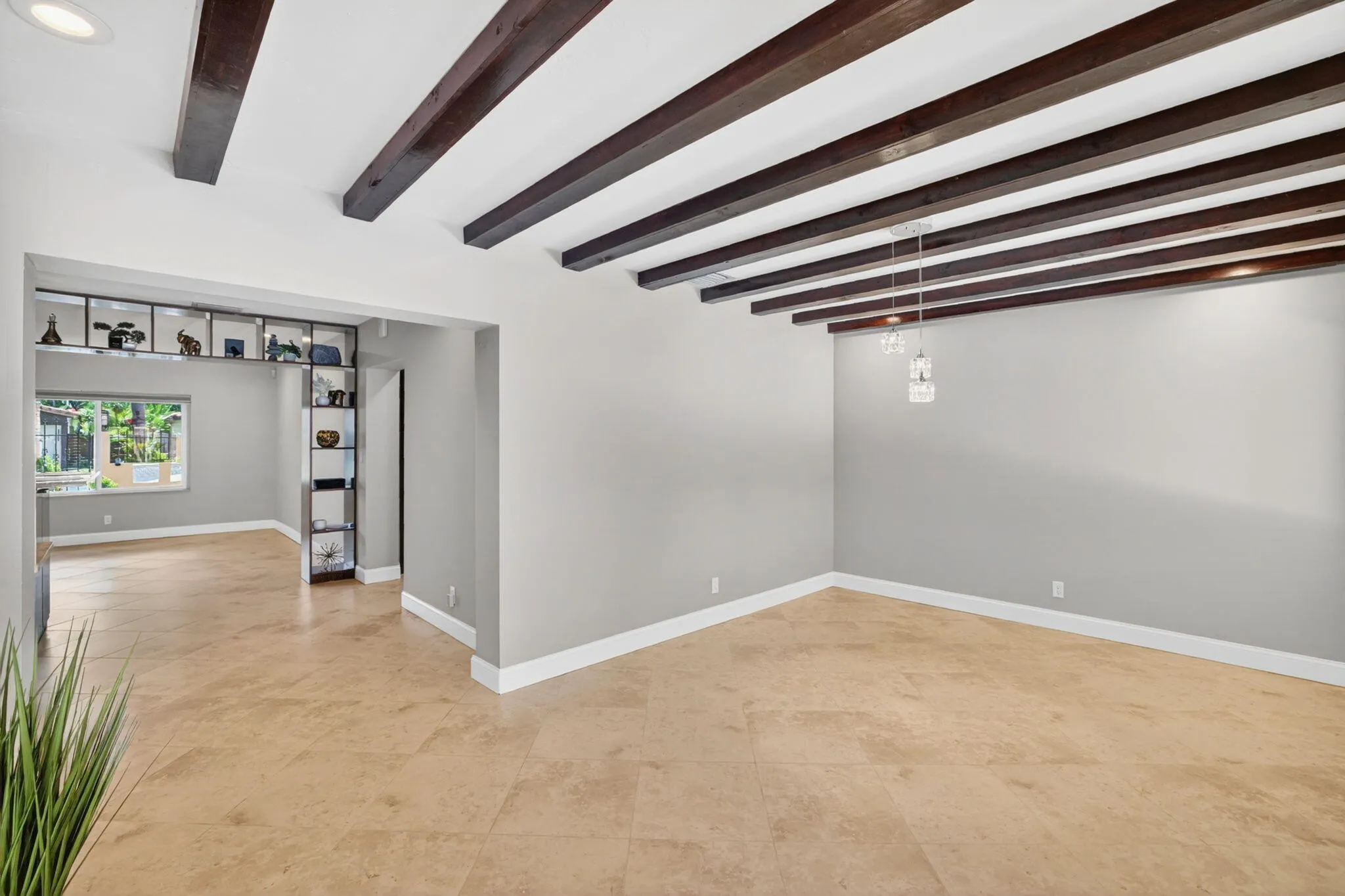 16 Dinette & Dining Room