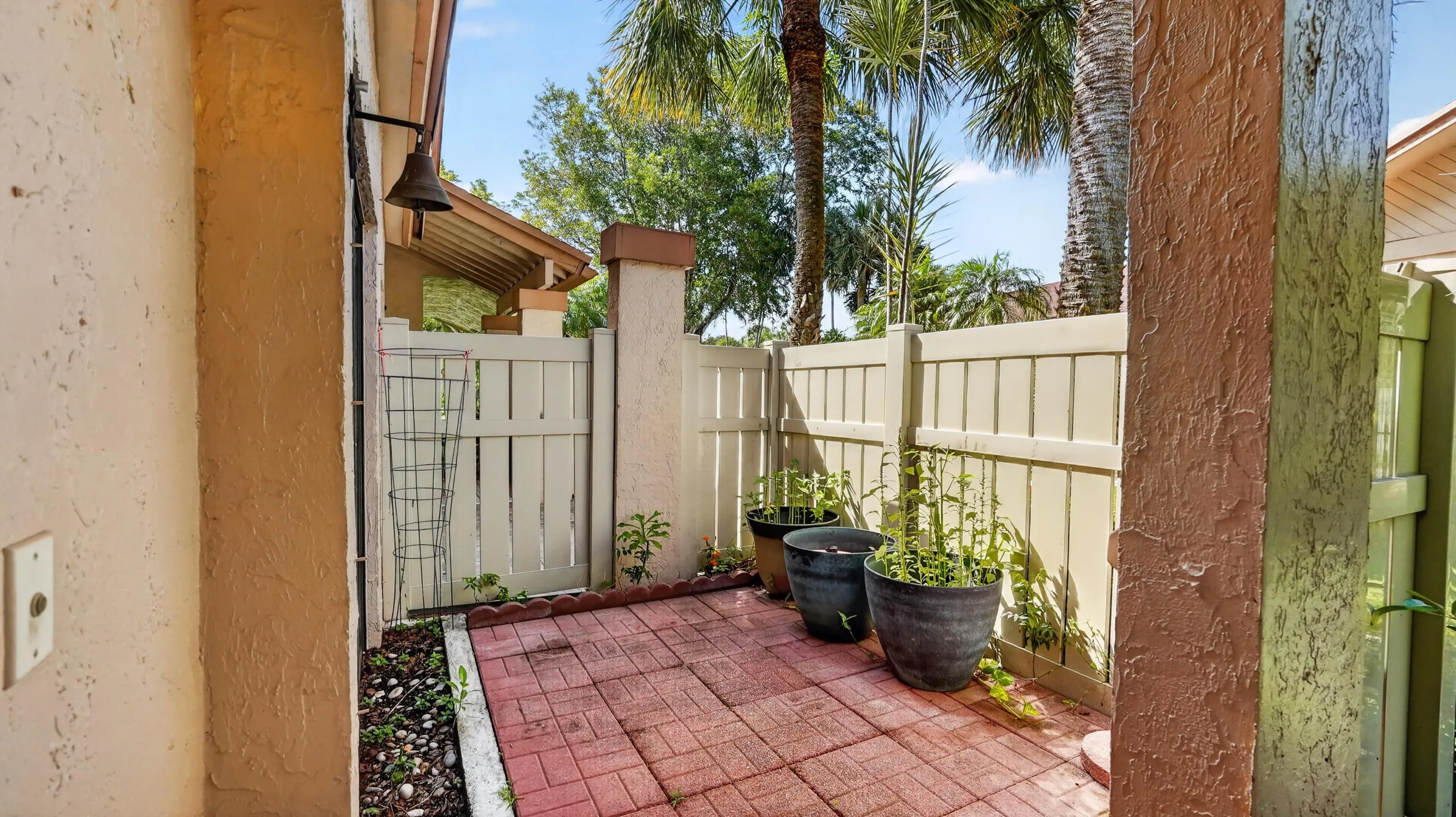 31-2808-Carambola-Cir-Windowstill