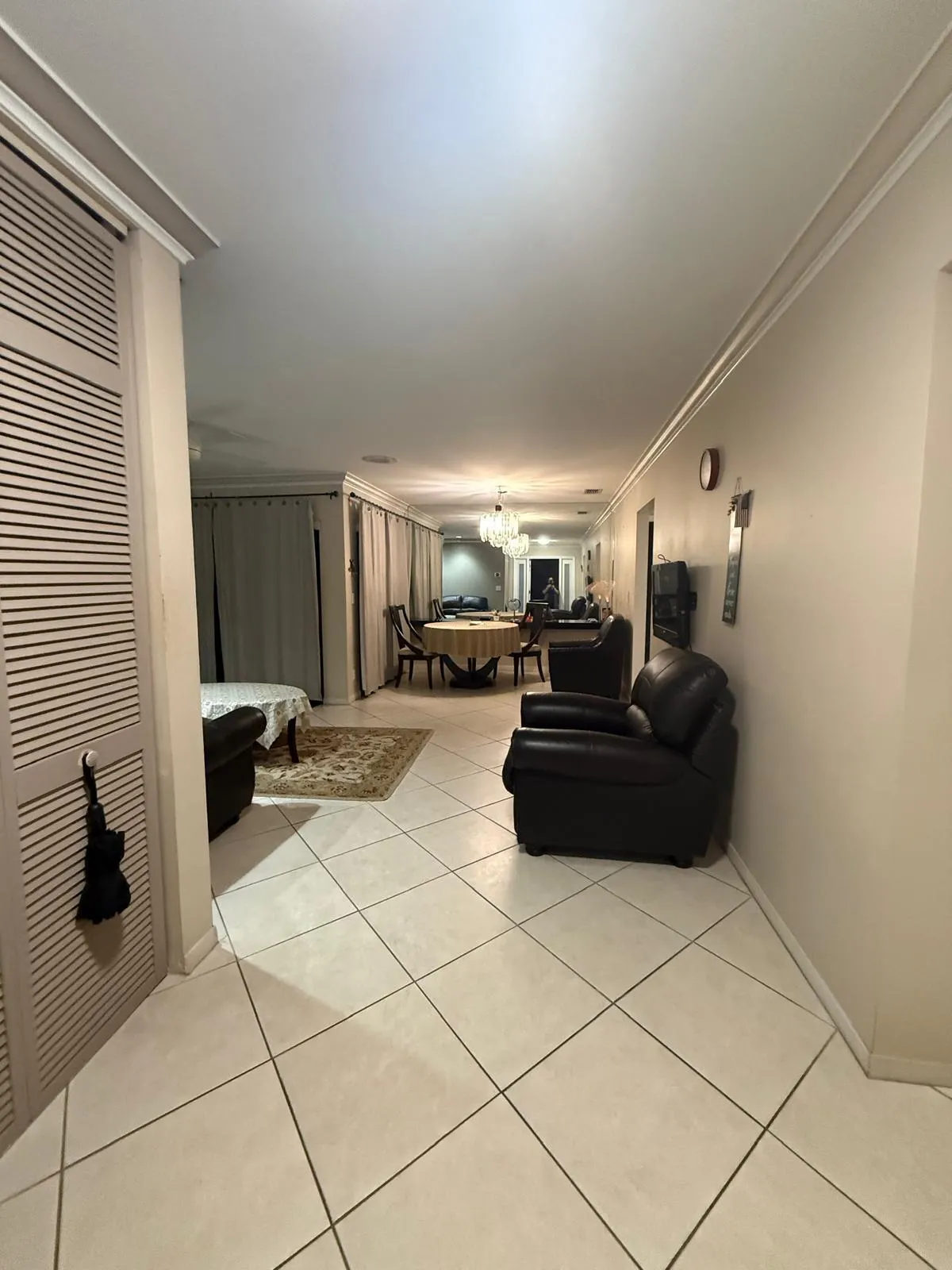 21-2808-Carambola-Cir-Windowstill