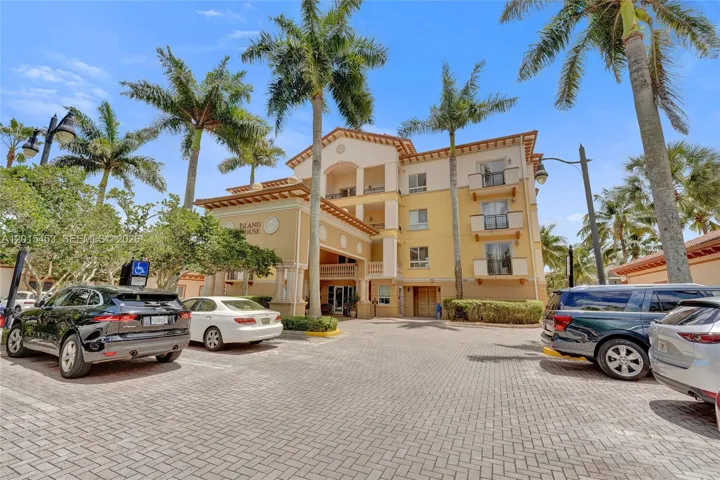 Island House is at the North end of The Palms with it's own Valet and parking area