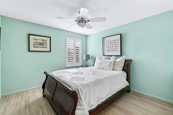 Gorgeous Renovated Master Bath