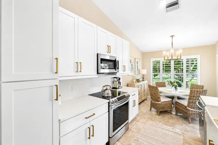 Quartzite Countertops, Samsung oven, cooktop, dishwasher and microwave