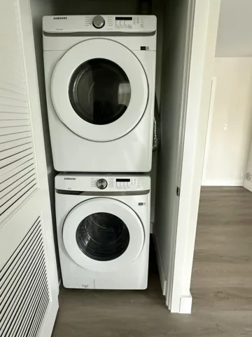 2M8A1570