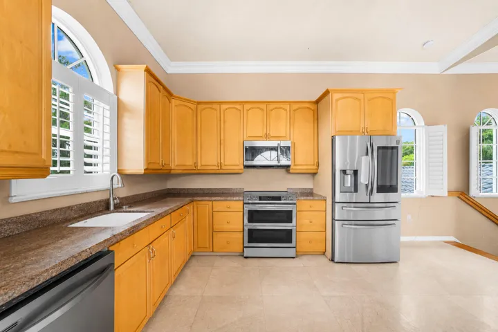 6911 NW 84th Ave 10_05_45 AM