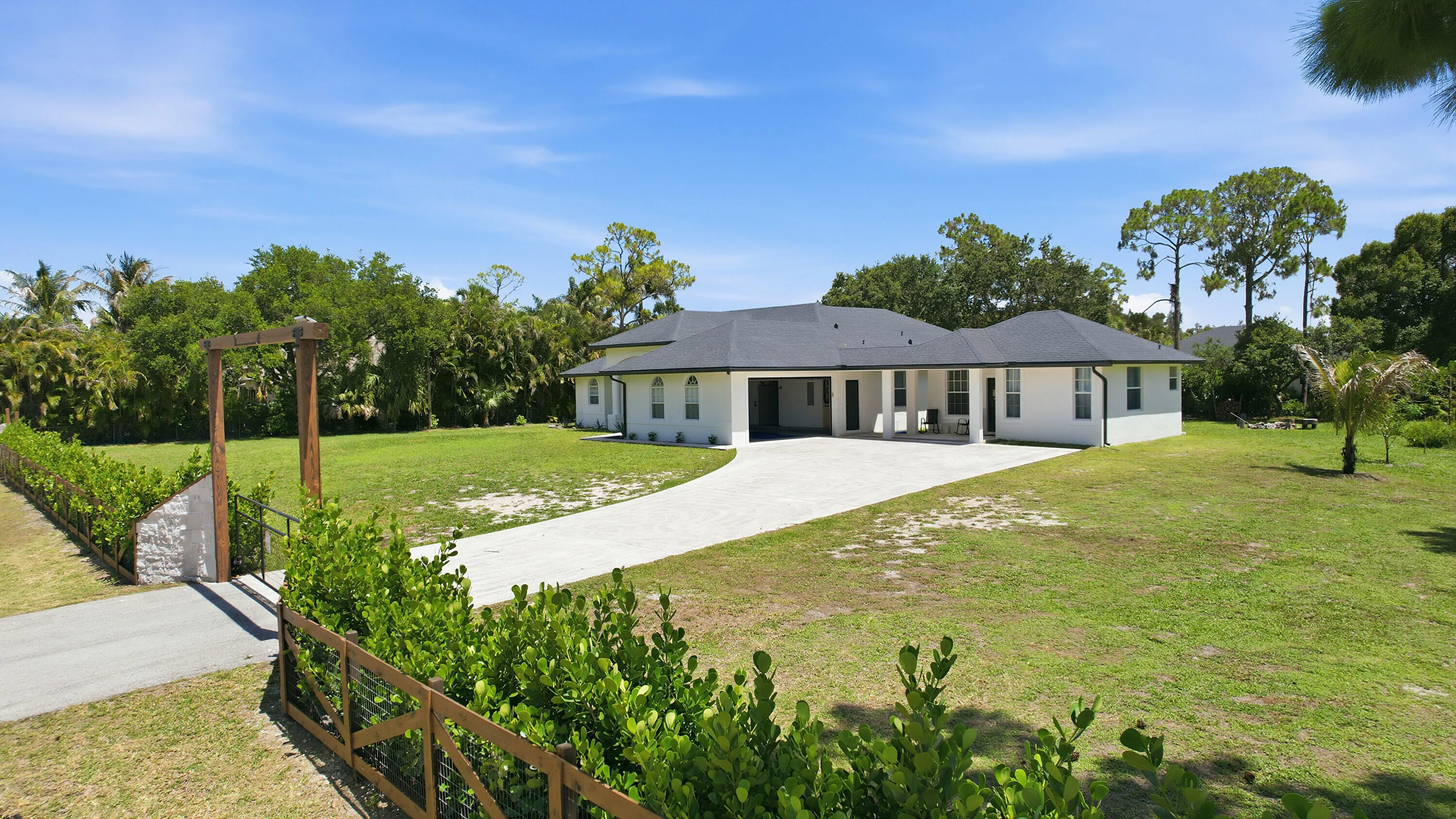 1.F)_FRONT_EXTERIOR[1]