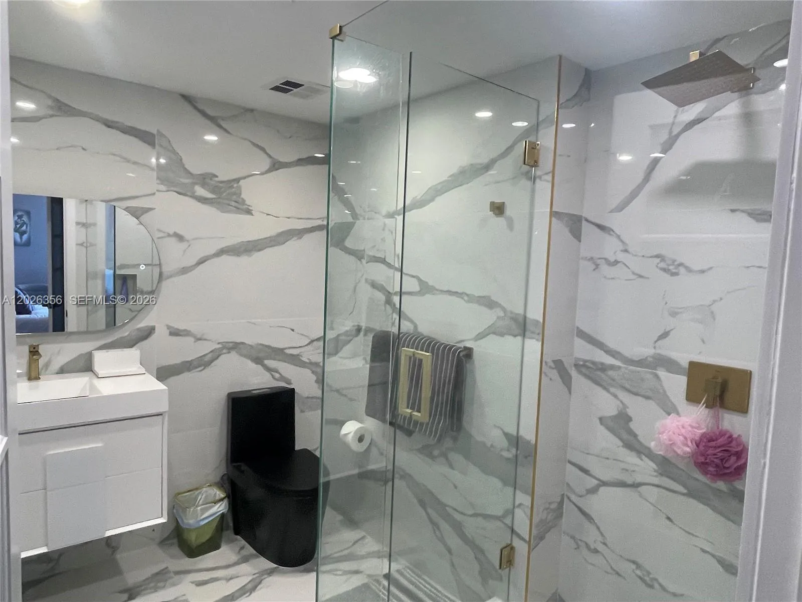 2nd Bathroom