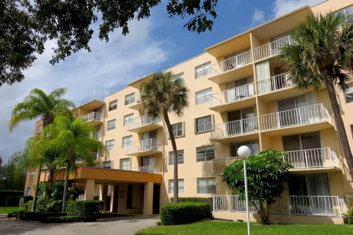 470 Exterior