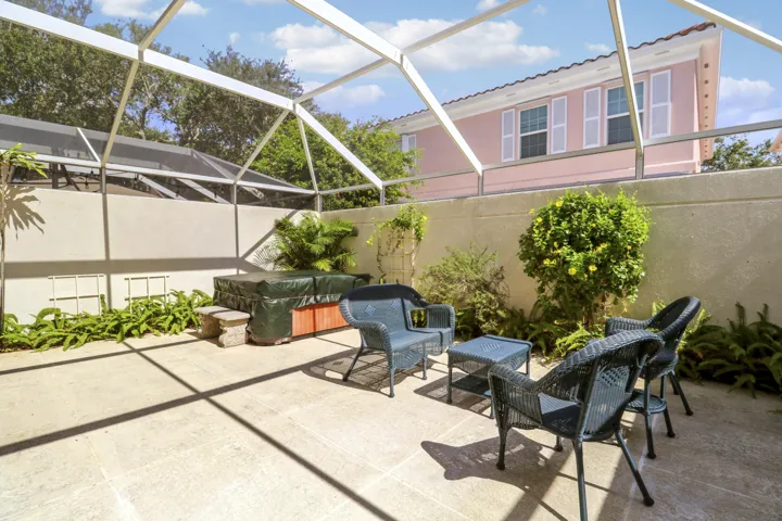 Screened-In Porch