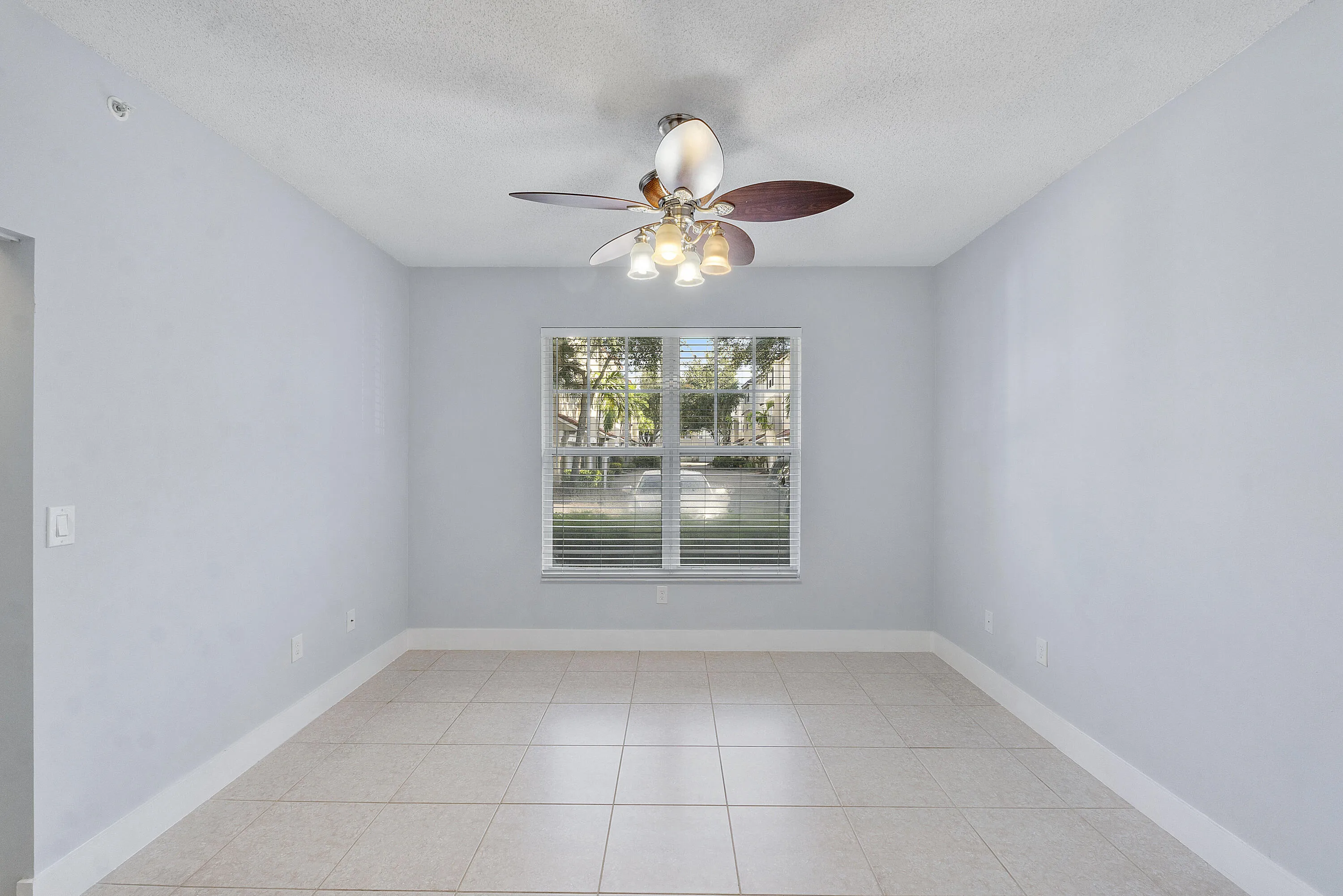 5980 W SAMPLE ROAD U104_004