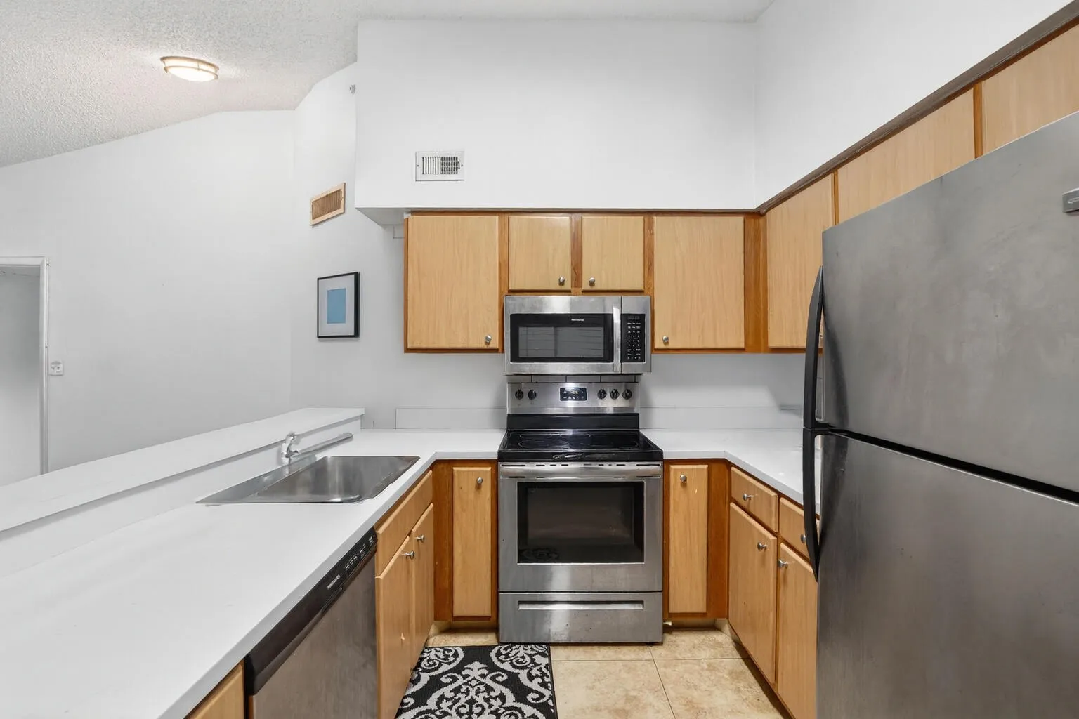 14-web-or-mls-699A2922 - Virtual Cleanin