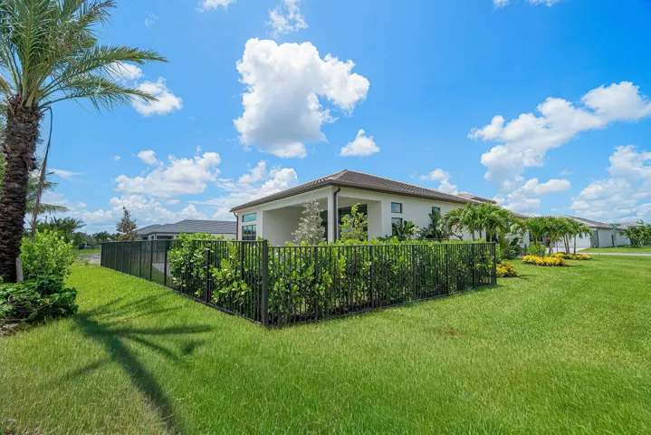 044-9124RedRobinLane-BoyntonBeach-FL-334