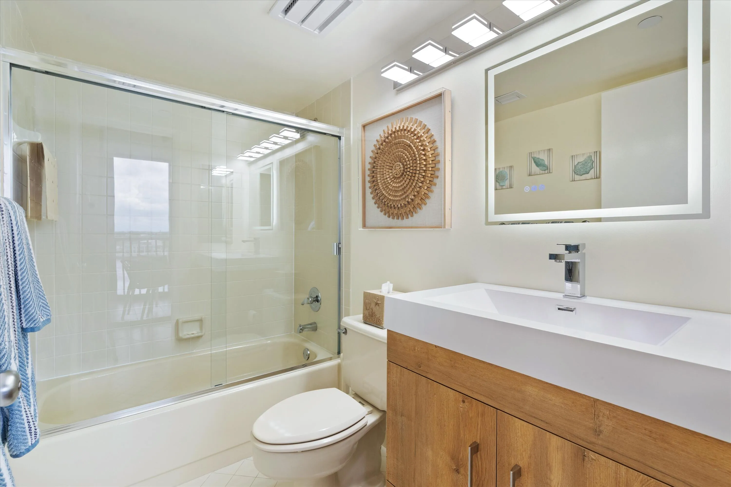 11-3420 S OCean Blvd 8T Highland Beach,