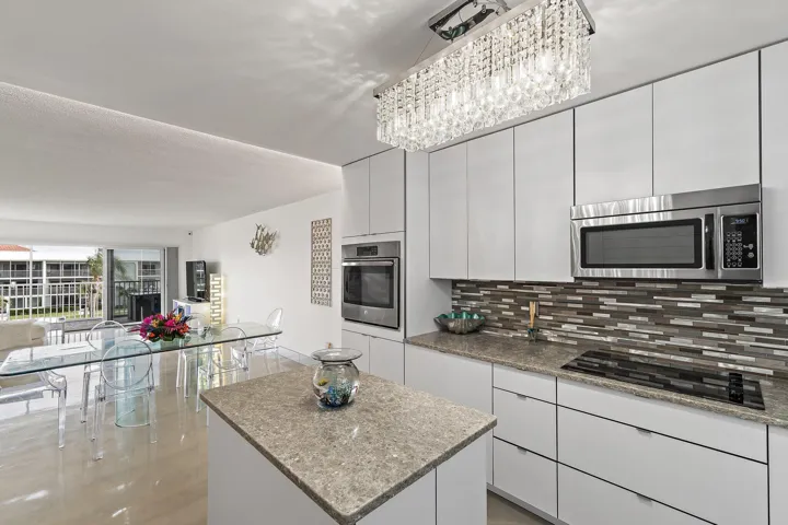 014-100WaterwayRd-E305-Tequesta-SMALL