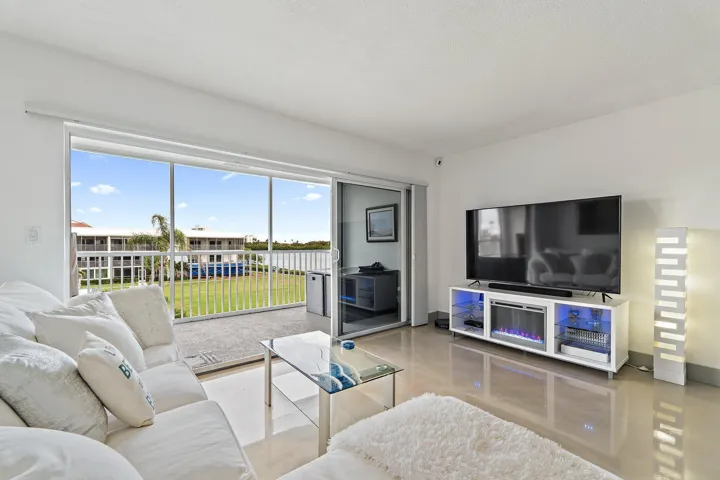 036-100WaterwayRd-E305-Tequesta-SMALL