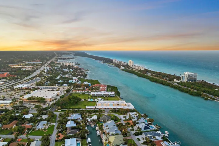 010-100WaterwayRd-E305-Tequesta-SMALL