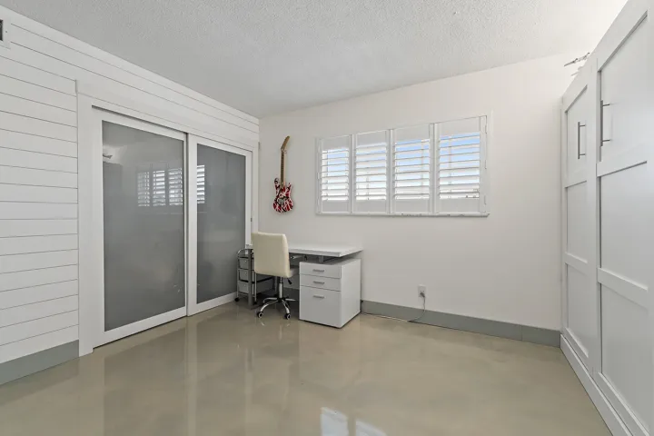 025-100WaterwayRd-E305-Tequesta-SMALL