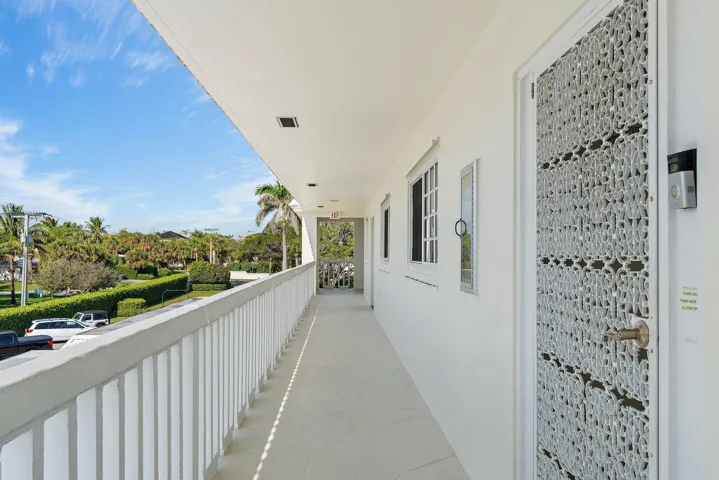 006-100WaterwayRd-E305-Tequesta-SMALL
