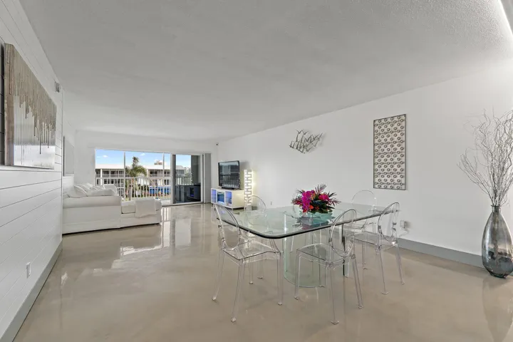 016-100WaterwayRd-E305-Tequesta-SMALL
