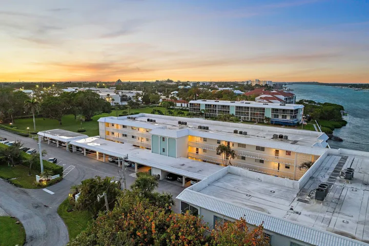 020-100WaterwayRd-E305-Tequesta-SMALL