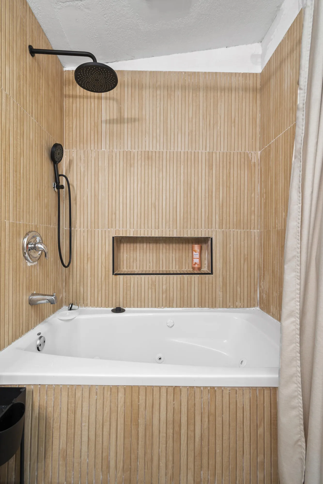 28-JLC_8352