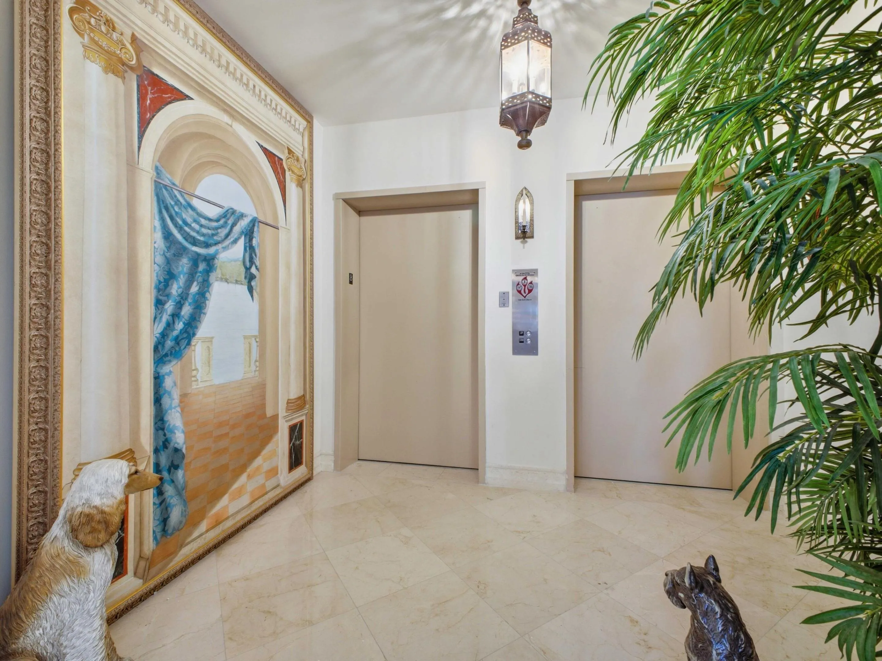 Foyer off Elevator