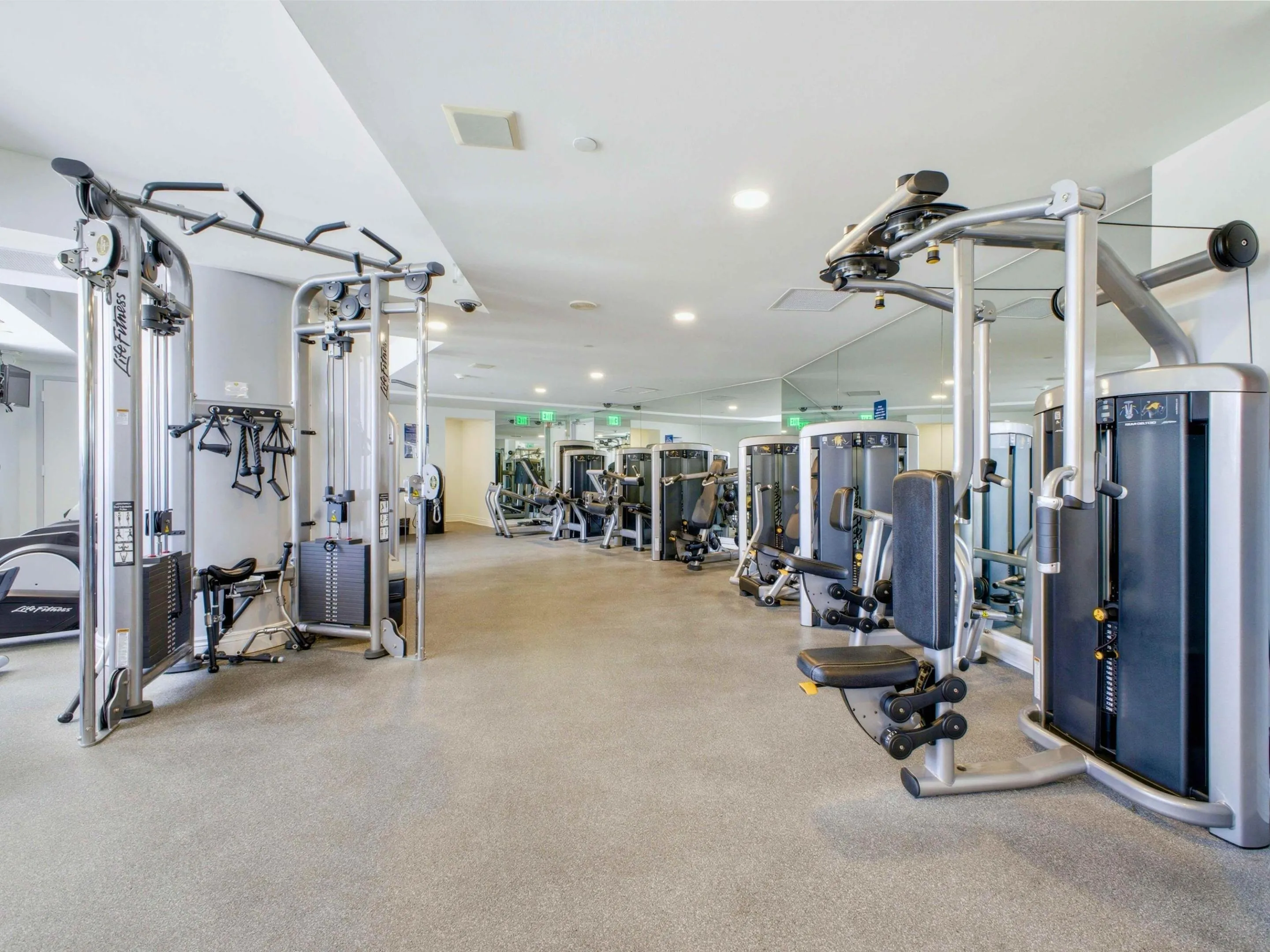Amenities Gym Weigths