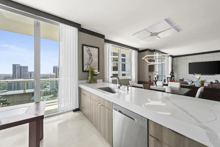347 North New River Drive East - 17.jpg-