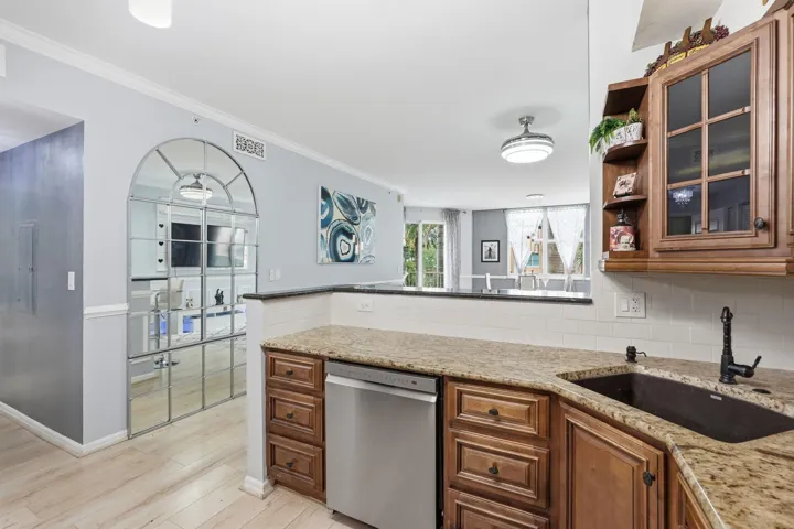 12-web-or-mls-802_W_Windward_Way_Unit_30
