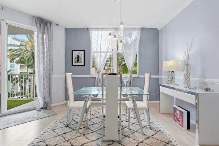 16-web-or-mls-802_W_Windward_Way_Unit_30