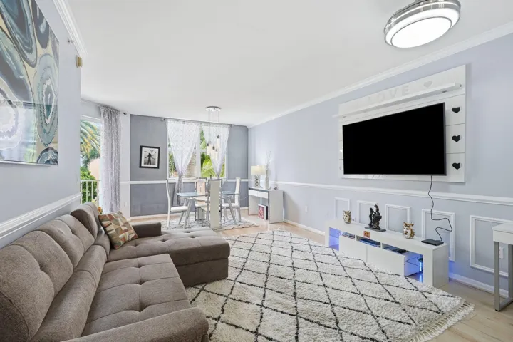 21-web-or-mls-802_W_Windward_Way_Unit_30