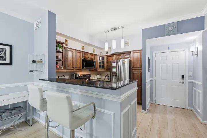 15-web-or-mls-802_W_Windward_Way_Unit_30